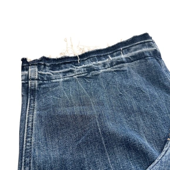 Maurices Women’s 22W Distressed Medium Wash Cropped Jeans - Picture 5 of 6